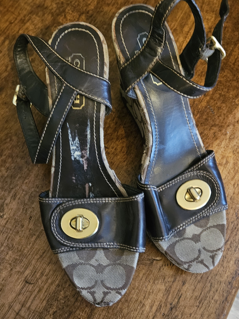 Vibtage Coach Wedges